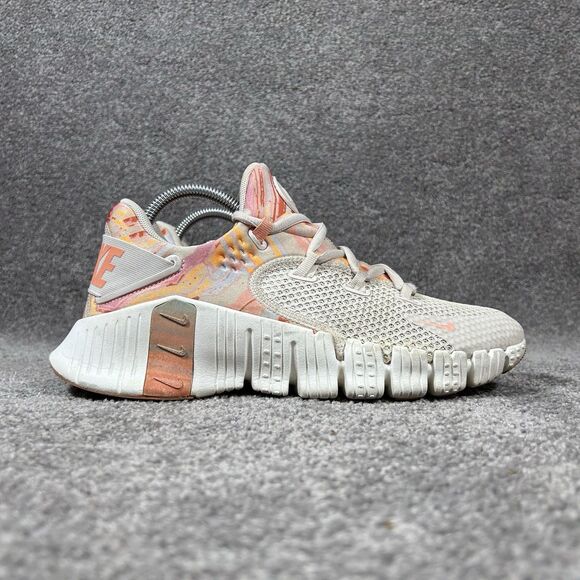 Nike Free Metcon 4 DJ3075-064 Women’s  Sz 9.5 Desert Sand Copper Athletic Shoes - Picture 1 of 12